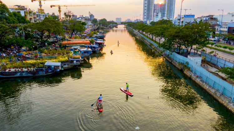 KAYAK GIỮA LÒNG SÀI GÒN KAYAK GIỮA LÒNG SÀI GÒN