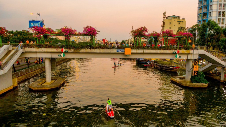 KAYAK GIỮA LÒNG SÀI GÒN KAYAK GIỮA LÒNG SÀI GÒN