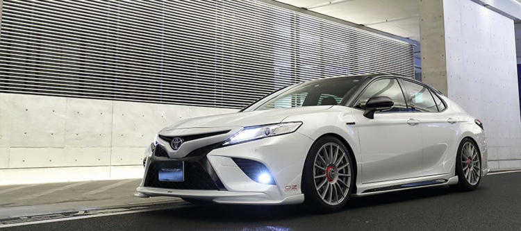 Toyota Camry thế hệ mới “lột xác” khi qua bàn tay hãng độ Nhật - Artisan Spirits