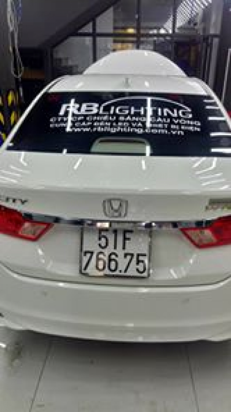 Có được dán decal tên Cty đằng sau kính xe Có được dán decal tên Cty đằng sau kính xe