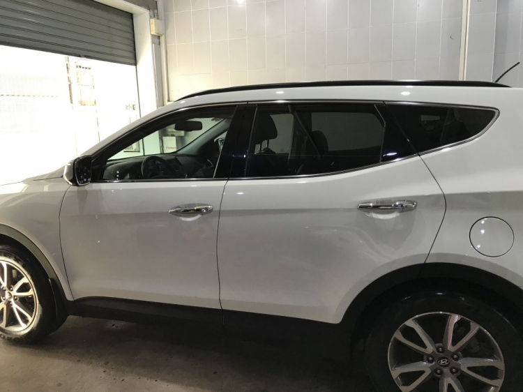 Cần bán xe Hyundai Santafe 2013, máy xăng màu trắng