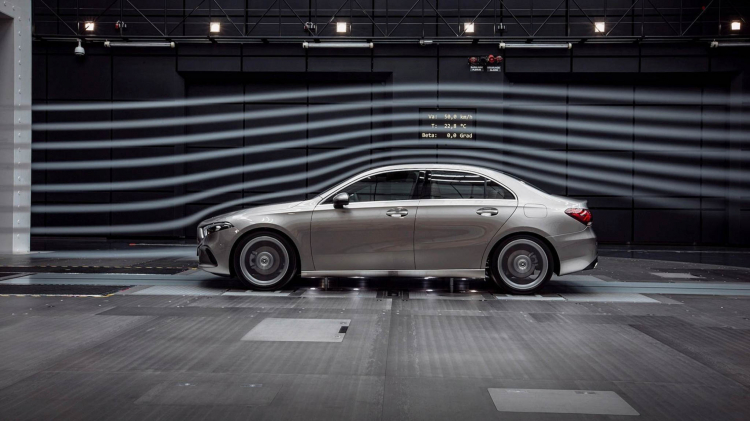 Mercedes-Benz A-Class sedan chốt giá tại Mỹ từ 32.500 USD; rẻ hơn C-Class khoảng 9.000 USD