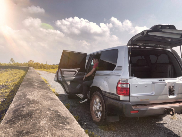 Cỗ máy uống xăng Land Cruiser của Toyota sau 15 năm còn lại gì? Cỗ máy uống xăng Land Cruiser của Toyota sau 15 năm còn lại gì?