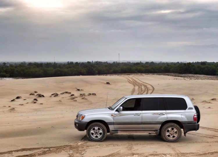Cỗ máy uống xăng Land Cruiser của Toyota sau 15 năm còn lại gì? Cỗ máy uống xăng Land Cruiser của Toyota sau 15 năm còn lại gì?
