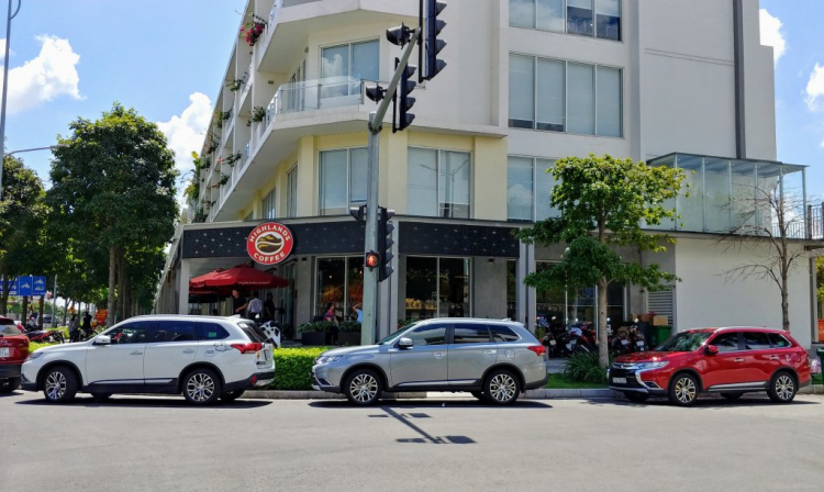Em nên mua SUV 7 chỗ nào tầm 800 triệu quay đầu? Em nên mua SUV 7 chỗ nào tầm 800 triệu quay đầu?