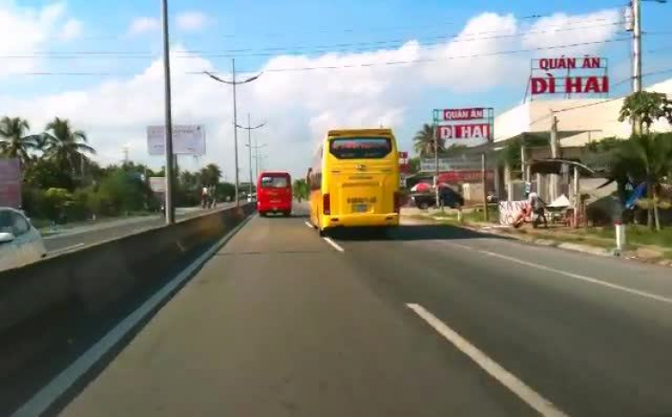 Quán cơm đầu đường cao tốc hướng TL-TPHCM? Quán cơm đầu đường cao tốc hướng TL-TPHCM?