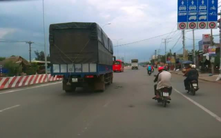 hỏi ngu: tốc độ quốc lộ 51 đoạn gần ngã ba Vũng Tàu