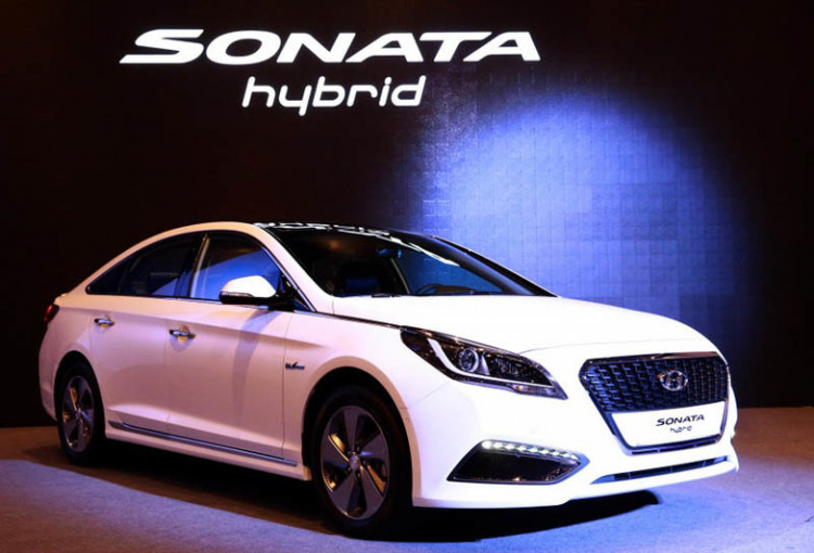 Hyundai Sonata Hybrid 2015 tiêu hao chỉ 5,49 lít/100 km