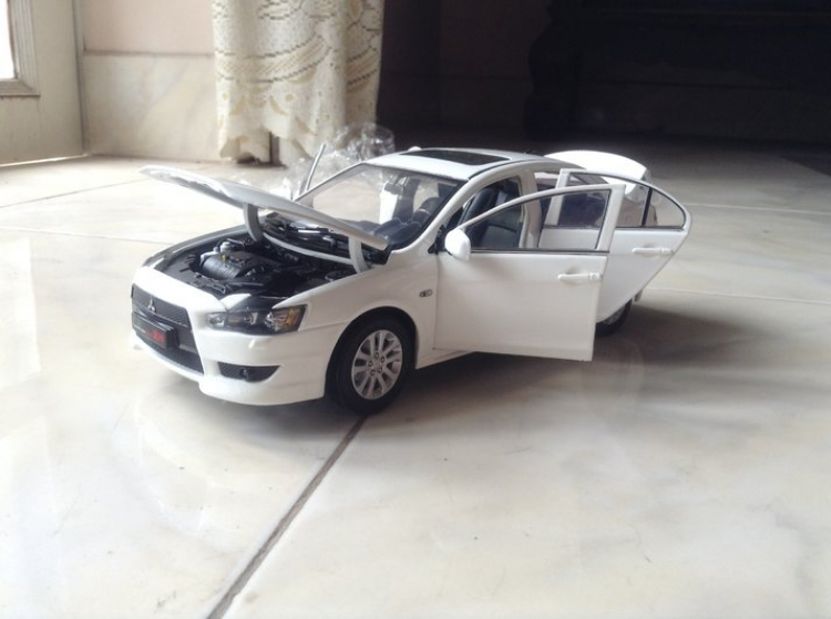 Đồ chơi xe Mitsubishi Đồ chơi xe Mitsubishi