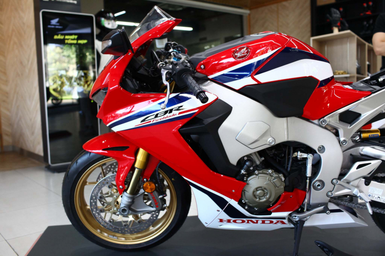 Bộ ba PKL 1000cc bản 2019 của Honda đã về Việt Nam, giá từ khoảng 500tr đến 700tr Bộ ba PKL 1000cc bản 2019 của Honda đã về Việt Nam, giá từ khoảng 500tr đến 700tr