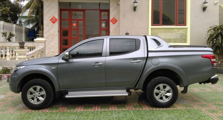 Mitsubishi Triton 1 cầu, số tự động