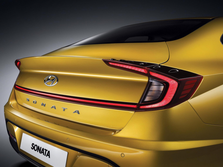 Hyundai Sonata thế hệ thứ 8 lộ diện: “lột xác” về thiết kế, nội thất giống xe Đức Hyundai Sonata thế hệ thứ 8 lộ diện: “lột xác” về thiết kế, nội thất giống xe Đức