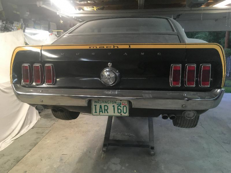 Chiếc Ford Mustang Mach 1 1969 được giữ trong gara 39 năm, giá 65k USD trên eBay