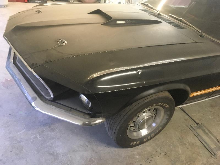 Chiếc Ford Mustang Mach 1 1969 được giữ trong gara 39 năm, giá 65k USD trên eBay