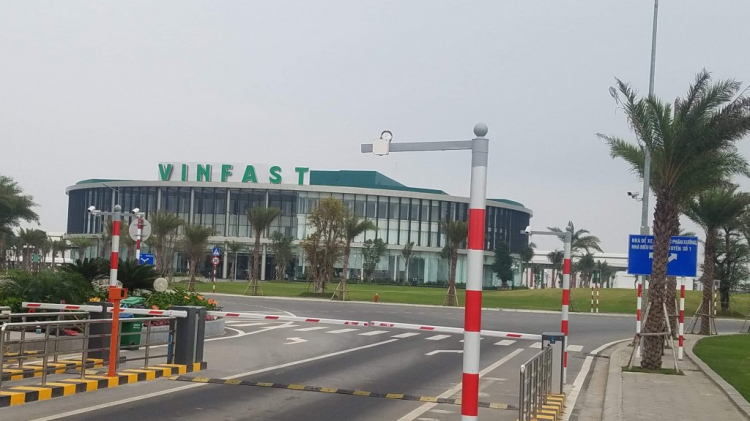 Từ Nội Bài đi vào trung tâm nên đi bằng gì? Từ Nội Bài đi vào trung tâm nên đi bằng gì?