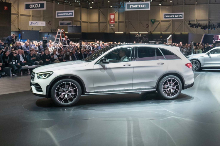 [GMS 2019] Mercedes-Benz GLC 2020 trình làng: Cập nhật kiểu dáng mới và động cơ mới