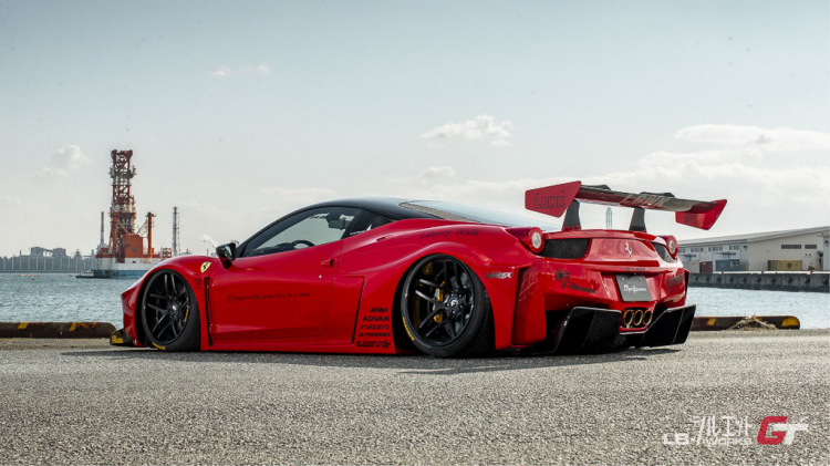 Liberty Walk ra mắt bộ kit wide-body mới cho Ferrari 458 Italia