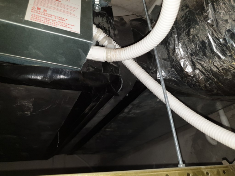 Máy lạnh âm trần hồi trần vẫn cần có nối ống gió từ cục lạnh tới miệng hút gió Máy lạnh âm trần hồi trần vẫn cần có nối ống gió từ cục lạnh tới miệng hút gió