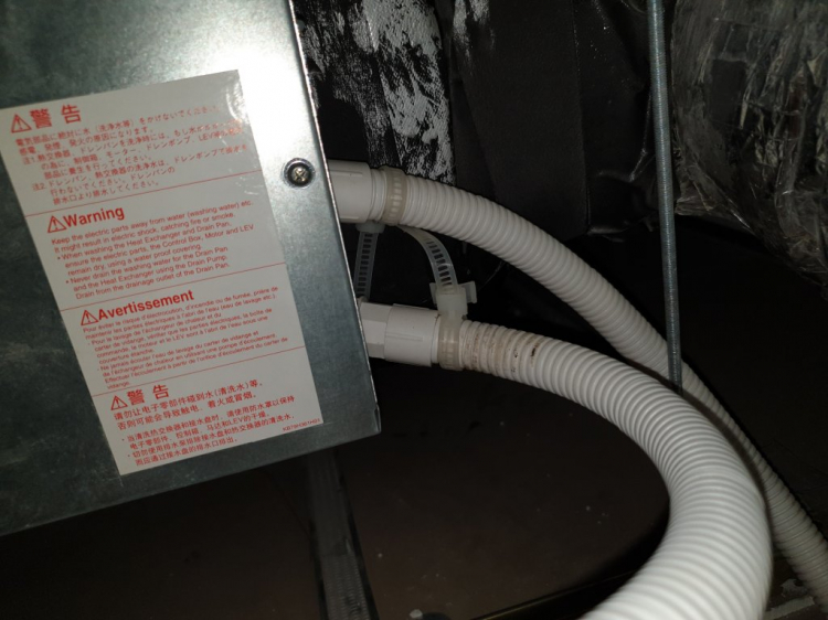 Máy lạnh âm trần hồi trần vẫn cần có nối ống gió từ cục lạnh tới miệng hút gió Máy lạnh âm trần hồi trần vẫn cần có nối ống gió từ cục lạnh tới miệng hút gió