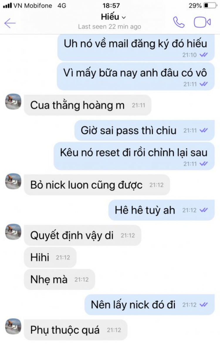 Thầy nấu bia tây lông của mình thật tháo vát.