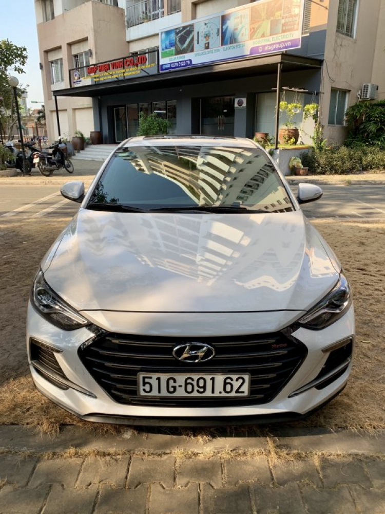 Nên chờ Hyundai Elantra 2019 hay mua luôn 2018