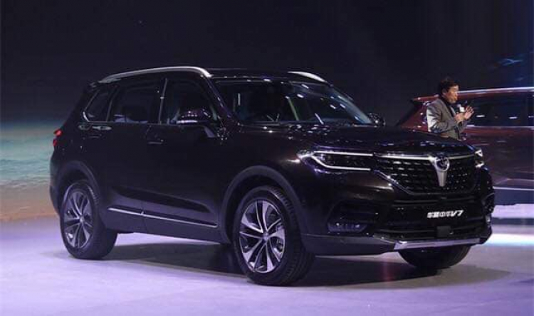 Tỷ phú Phạm Nhật Vượng cho biết sẽ đổi từ Lexus LX570 sang VinFast Lux SA2.0 Tỷ phú Phạm Nhật Vượng cho biết sẽ đổi từ Lexus LX570 sang VinFast Lux SA2.0