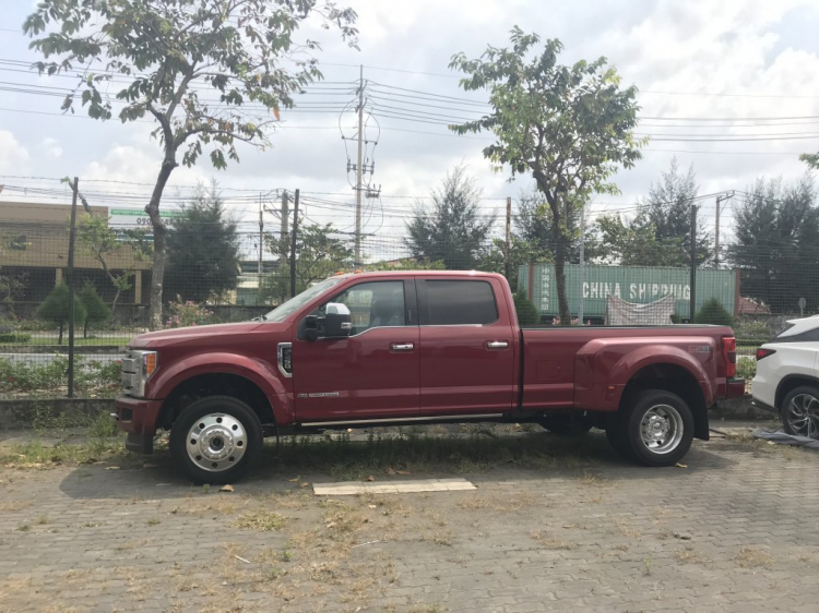 Bán tải cỡ lớn Ford F-450 Super Duty về Việt Nam: Máy dầu V8; dài 6,7m