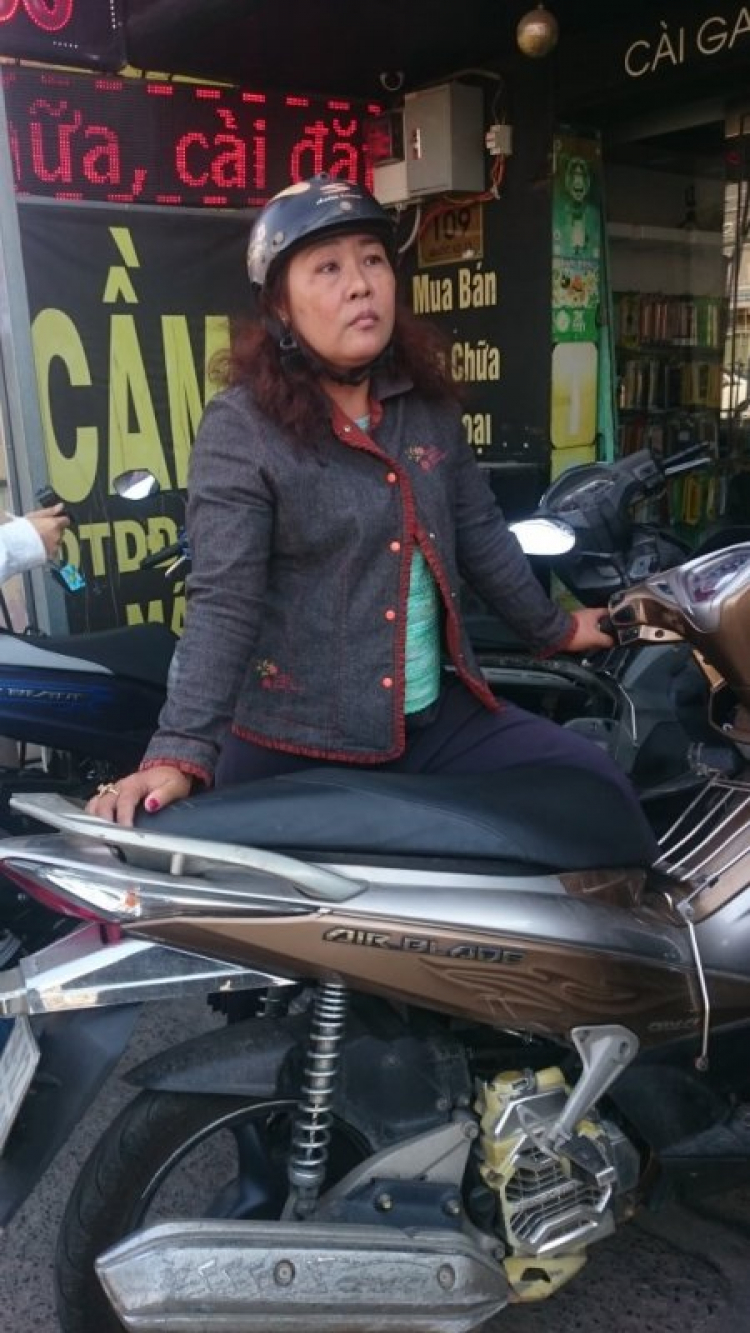 DÀN CẢNH MÓC TÚI TRƯỚC CHỢ BÌNH TRIÊU DÀN CẢNH MÓC TÚI TRƯỚC CHỢ BÌNH TRIÊU