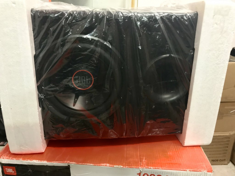 Focus Titanium nâng cấp full âm thanh JBL