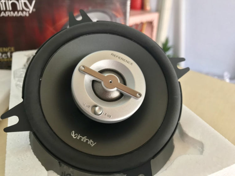 Focus Titanium nâng cấp full âm thanh JBL