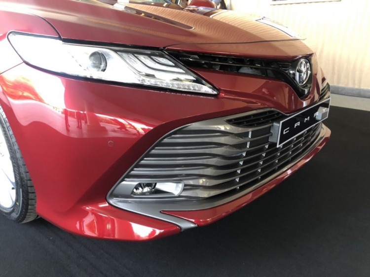 Toyota Camry thế hệ mới đã về đến Việt Nam; sắp sửa ra mắt