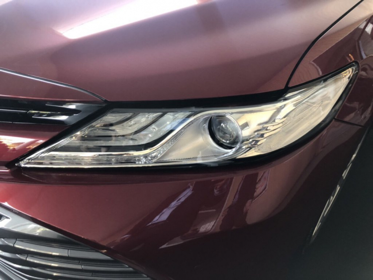 Toyota Camry thế hệ mới đã về đến Việt Nam; sắp sửa ra mắt