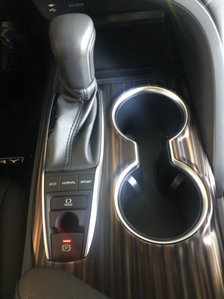Toyota Camry thế hệ mới đã về đến Việt Nam; sắp sửa ra mắt Toyota Camry thế hệ mới đã về đến Việt Nam; sắp sửa ra mắt