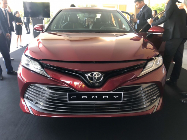 Toyota Camry thế hệ mới đã về đến Việt Nam; sắp sửa ra mắt