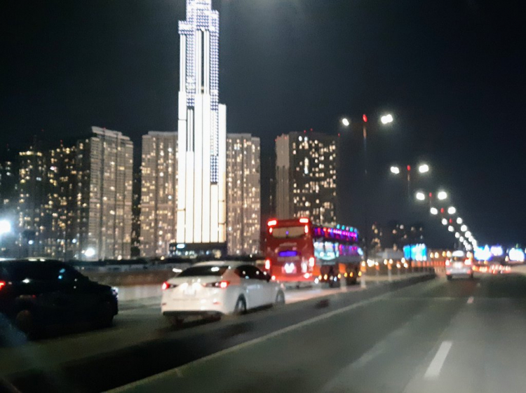 Tử vong vì tông trúng chướng ngại vật chống oto trên cao tốc Tử vong vì tông trúng chướng ngại vật chống oto trên cao tốc