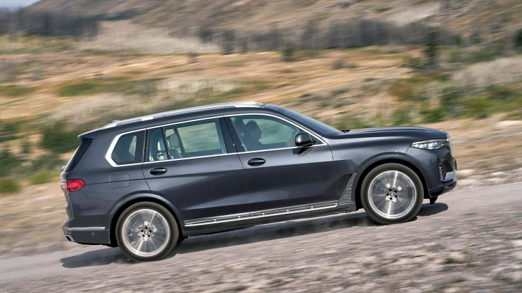 BMW X7 sắp bán tại Thái Lan; bản máy dầu M50d có giá 6,5 tỷ đồng