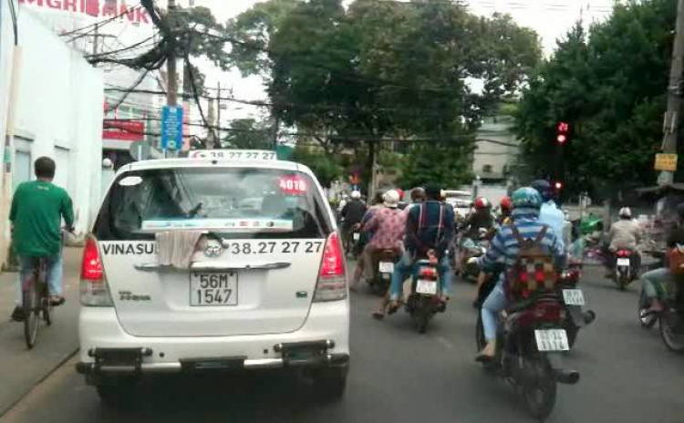 Những tình huống lái xe nên "Lưu ý" ! Những tình huống lái xe nên "Lưu ý" !