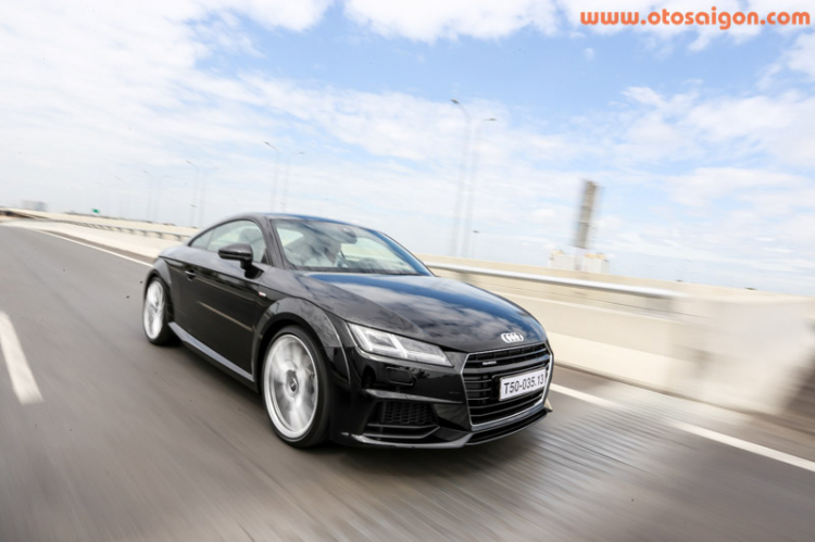 Sau vô lăng Audi TT 2015 đầu tiên tại Việt Nam