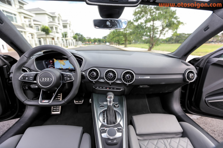 Sau vô lăng Audi TT 2015 đầu tiên tại Việt Nam