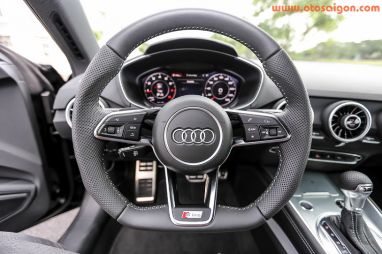 Sau vô lăng Audi TT 2015 đầu tiên tại Việt Nam