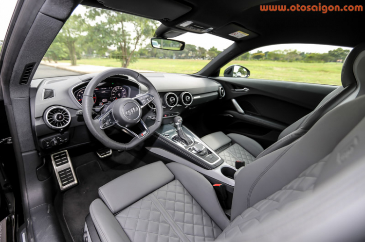 Sau vô lăng Audi TT 2015 đầu tiên tại Việt Nam Sau vô lăng Audi TT 2015 đầu tiên tại Việt Nam