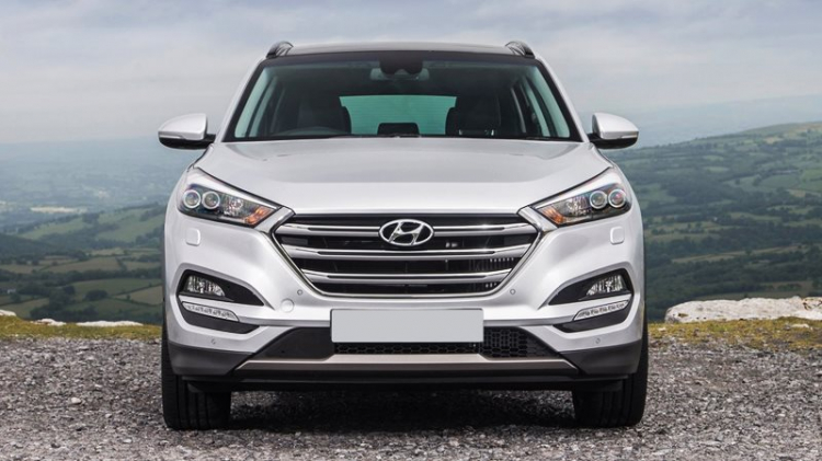 Cần mua xe Hyundai Tucson full xăng 2.0 màu trắng