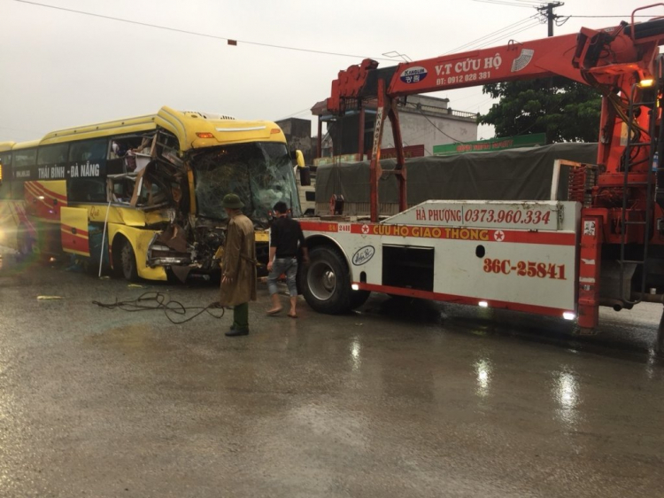 Danh tính các nạn nhân trong vụ oto khách tông vào đuôi xe đầu kéo