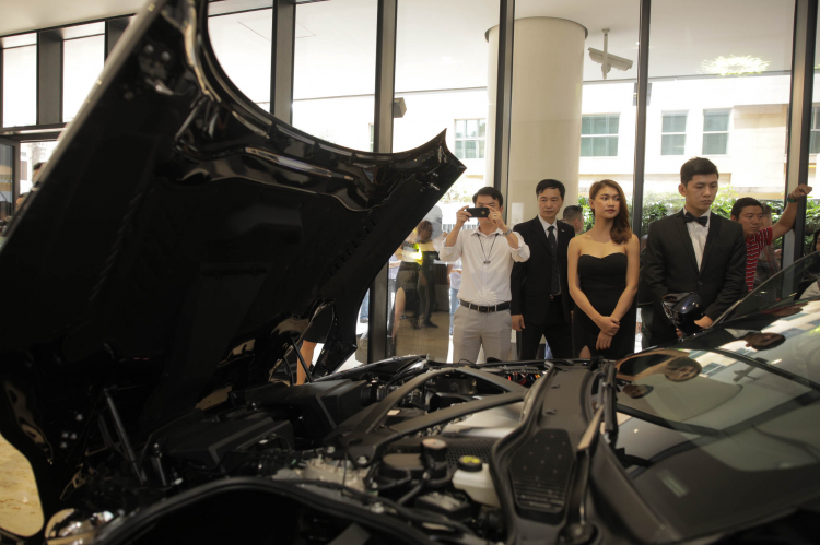 Aston Martin đã bán chính hãng ở Việt Nam, showroom tại Sài Gòn