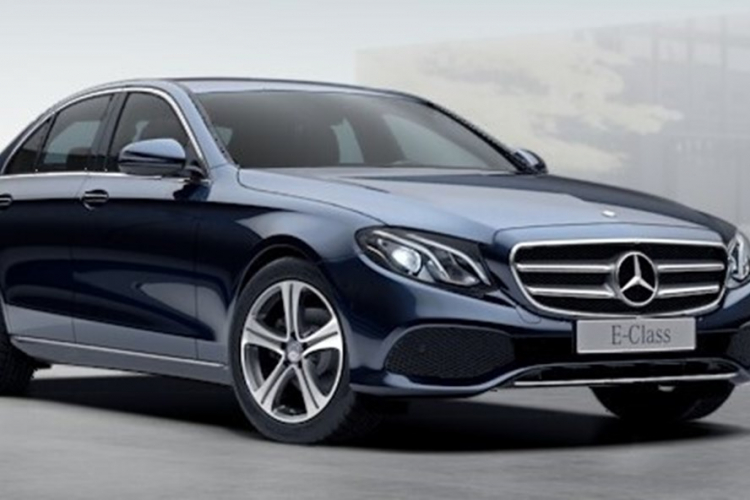 Chủ xe Mercedes bị ngập kiện công ty bảo hiểm 900 triệu: Bên nào đúng?