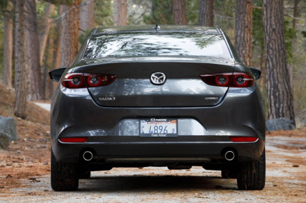 2019-Mazda3-Sedan_5.jpg