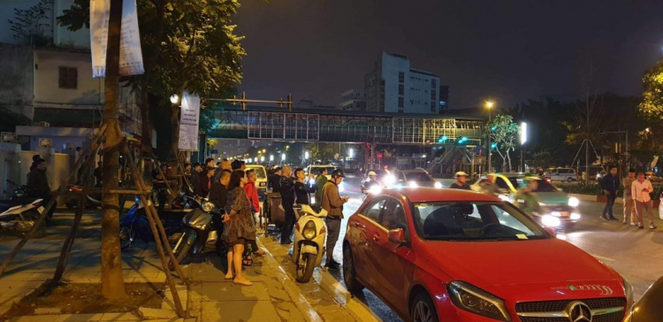 Tài xế oto Huyndai đã gây tai nạn còn dùng dao đâm trọng thương nạn nhân: Ý thức kiểu gì? Tài xế oto Huyndai đã gây tai nạn còn dùng dao đâm trọng thương nạn nhân: Ý thức kiểu gì?