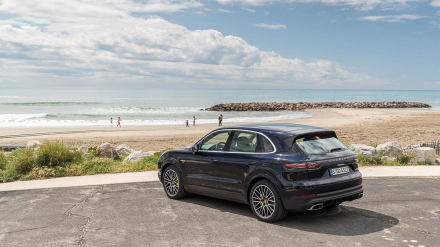 otosaigon-2019-porsche-cayenne-e-hybrid-first-drive (1).jpg