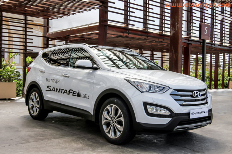 Cận cảnh Hyundai SantaFe 2015 lắp ráp trong nước