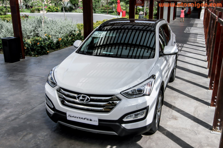 Cận cảnh Hyundai SantaFe 2015 lắp ráp trong nước